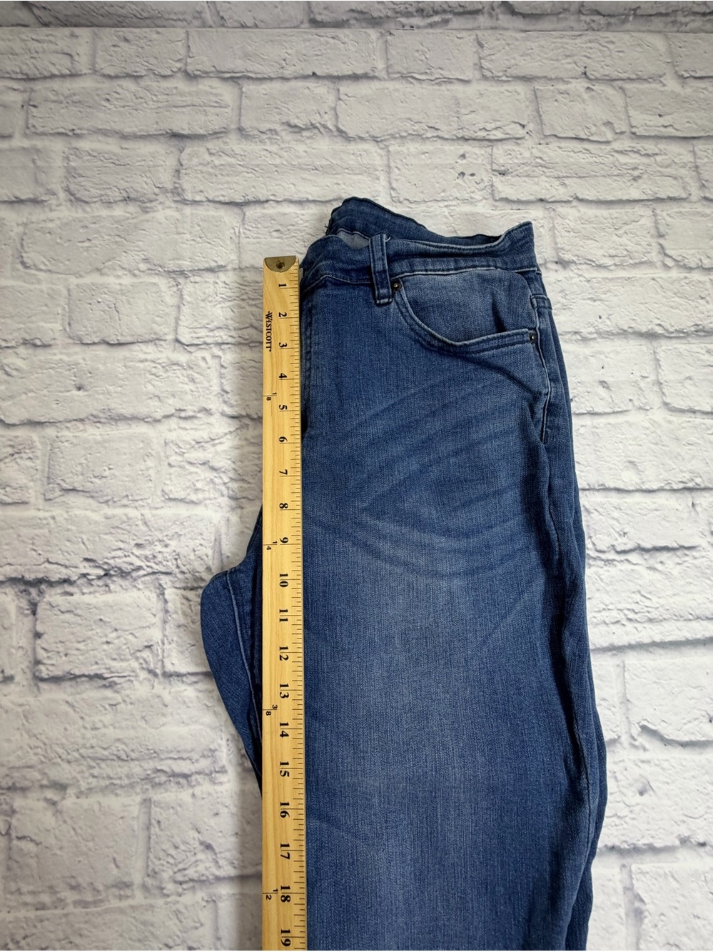 Reba Medium Blue Layered Ruffle Hem Cropped Jeans. Stretch. Size 14. - Picture 6 of 8